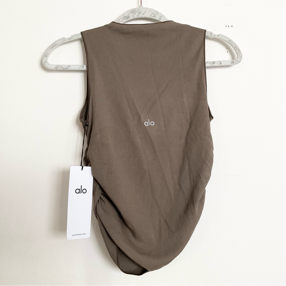 Alo Yoga Ribbed En Pointe Tank Olive Tree S - Picture 9 of 9